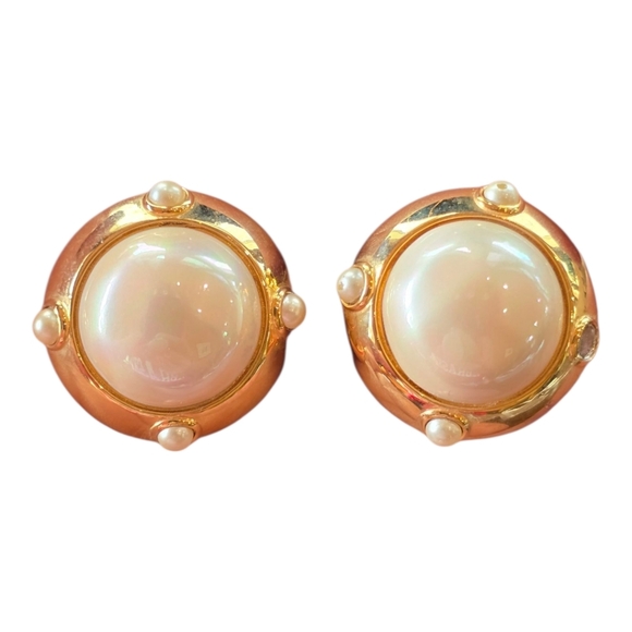 Carolee Simulated Pearl Goldtone Clip Earring Avon Necklace Set - Picture 7 of 10